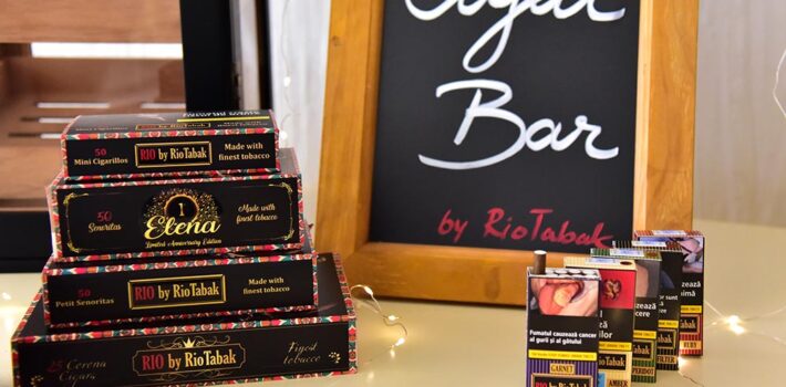 rio-cigar-bar-pentru-evenimente-de-poveste poza cu setul rio cigar bar pe o masa