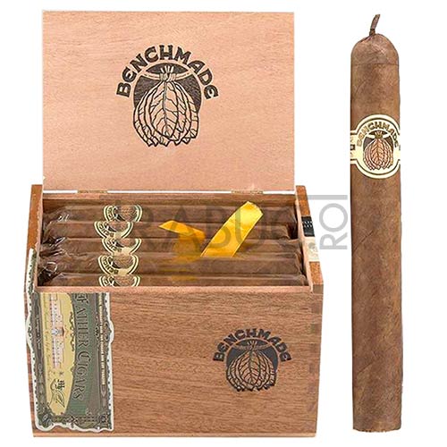 cutie de lemn cu 25 de trabucuri benchmade churchill