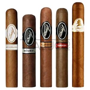 cutie de lemn cu 5 trabucuri diferite Davidoff Robusto Selection de tarie mixta