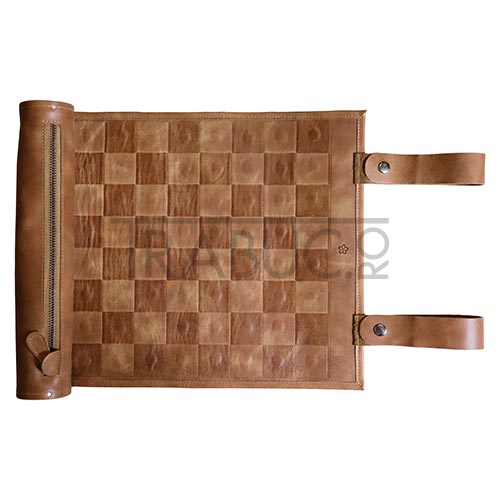 Set joc de sah Melia Roll-Up Classic Brown confectionat din piele naturala maro cu magnet
