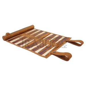 Set joc de table Melia Roll-Up Whiskey confectionat din piele naturala cu piese din lemn